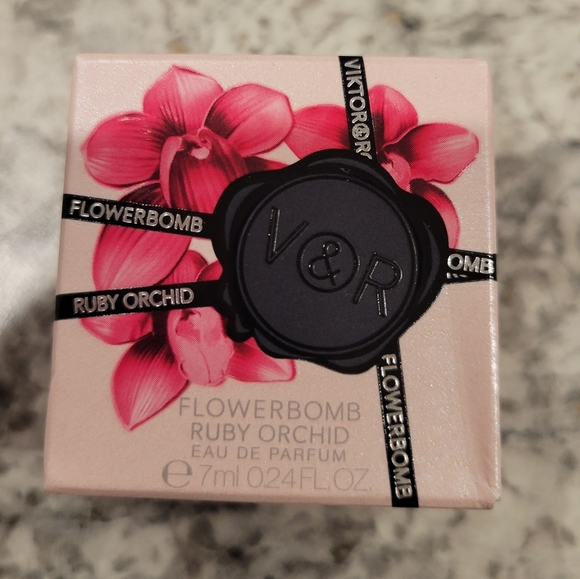 Viktor & Rolf Other - Viktor & Rolf FLOWERBOMB 7ml/.24oz Women's Eau De Parfum
